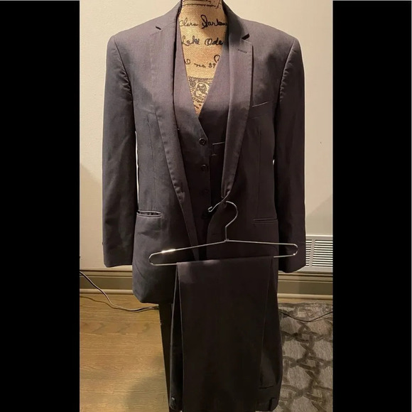 Kenneth Cole Reaction Other - 3-piece man suite